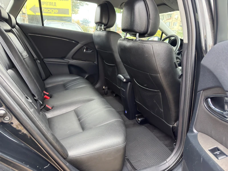 Toyota Avensis, снимка 10 - Автомобили и джипове - 52208823