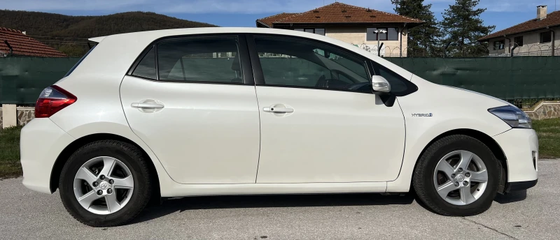 Toyota Auris, снимка 5 - Автомобили и джипове - 52852967