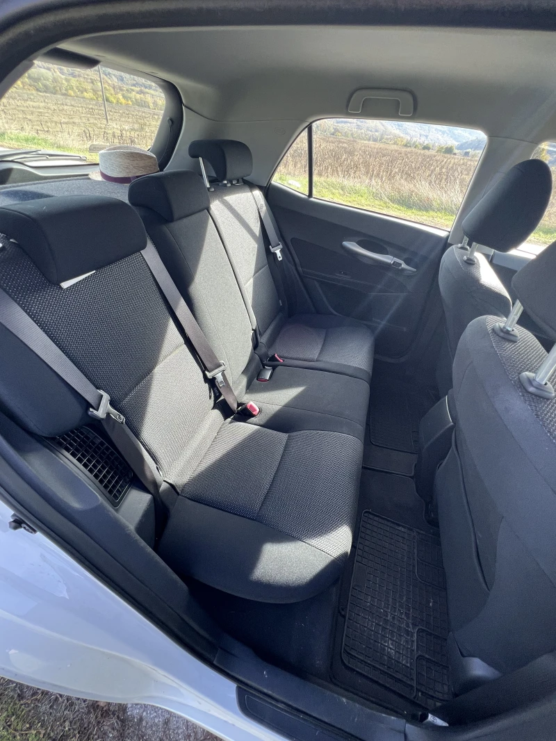 Toyota Auris, снимка 7 - Автомобили и джипове - 52852967