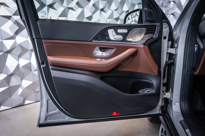 Mercedes-Benz GLE 450  d 4M AMG* Night* Pano* Burm* Лизинг, снимка 7 - Автомобили и джипове - 52613932