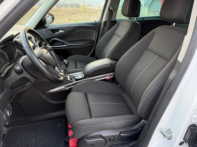 Opel Zafira Tourer 2.0CDTi / OPC LINE / 6+ 1 / NAVI / DISTRONI, снимка 9 - Автомобили и джипове - 52631085