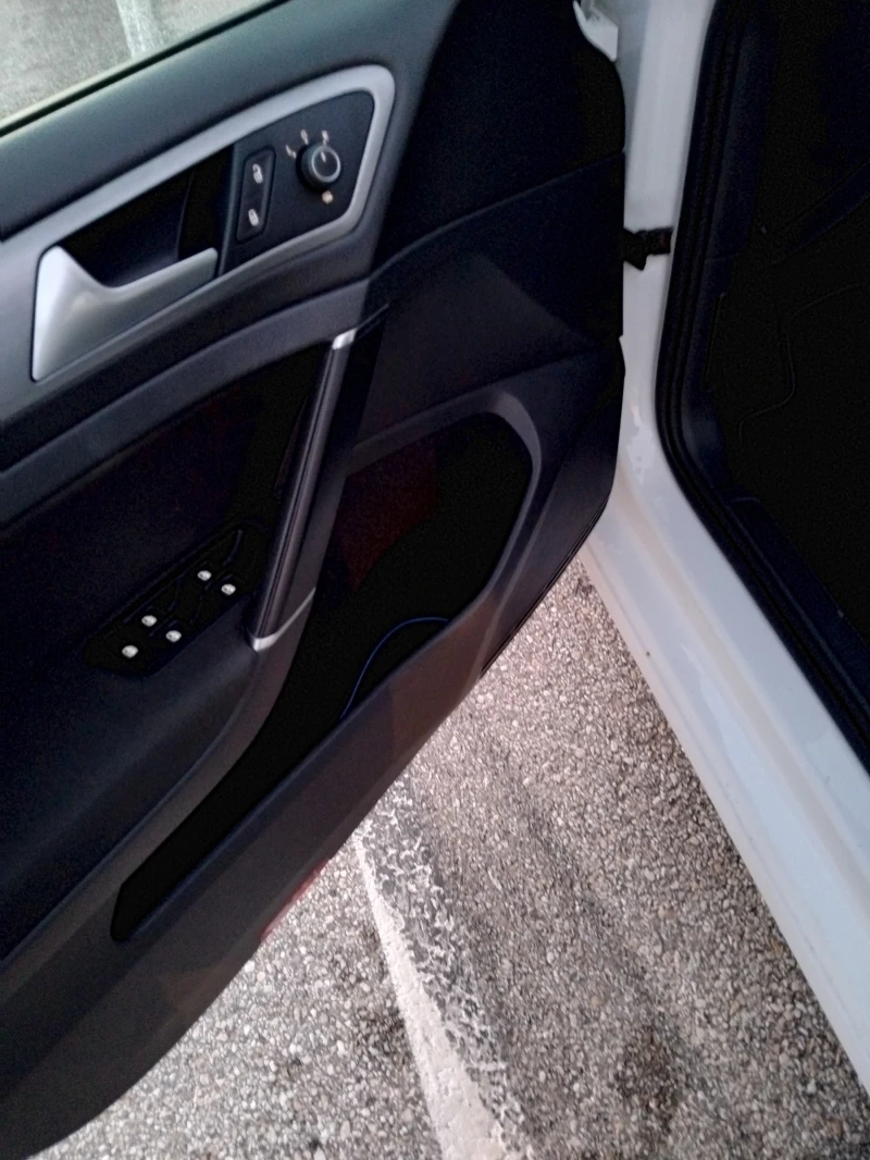 VW Golf, снимка 11 - Автомобили и джипове - 52906501