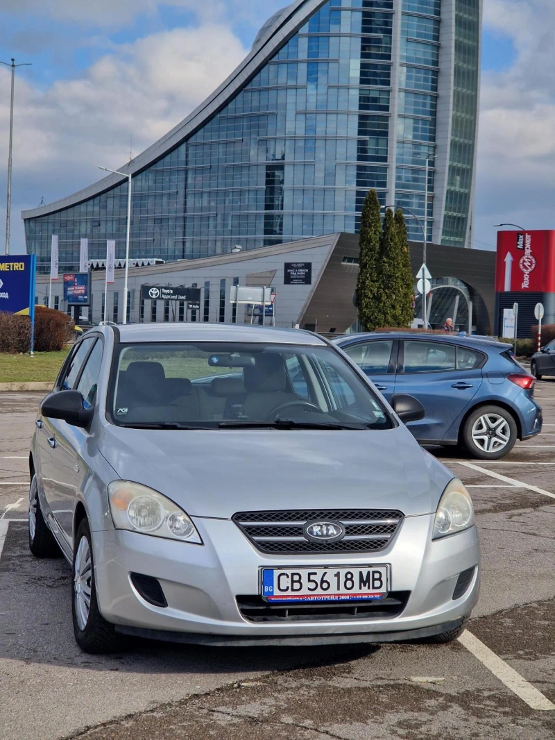 Kia Ceed GAZ/Benzin, снимка 8 - Автомобили и джипове - 53524314