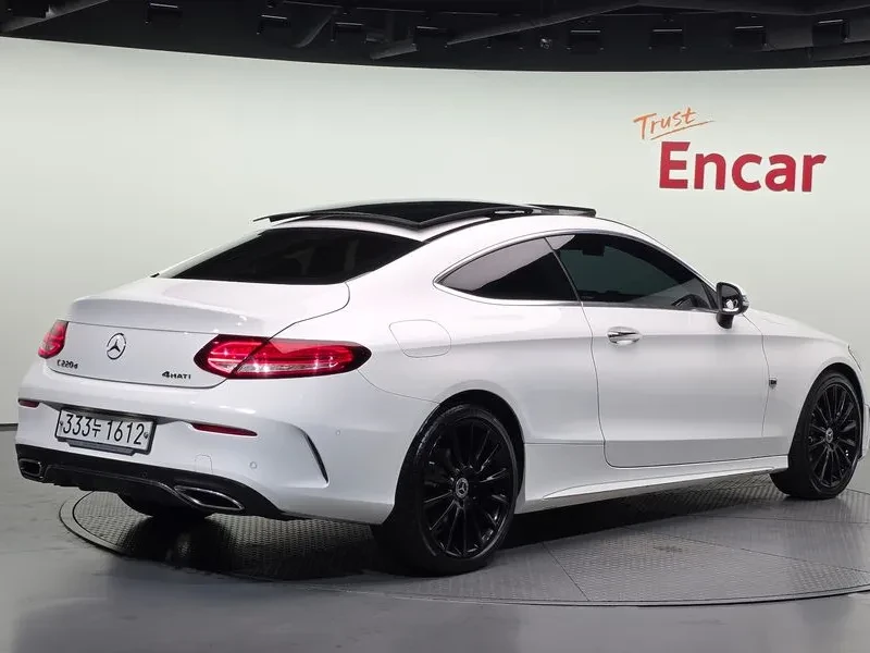 Mercedes-Benz C 220 D 4MATIC COUPE AMG Line, снимка 2 - Автомобили и джипове - 55174015