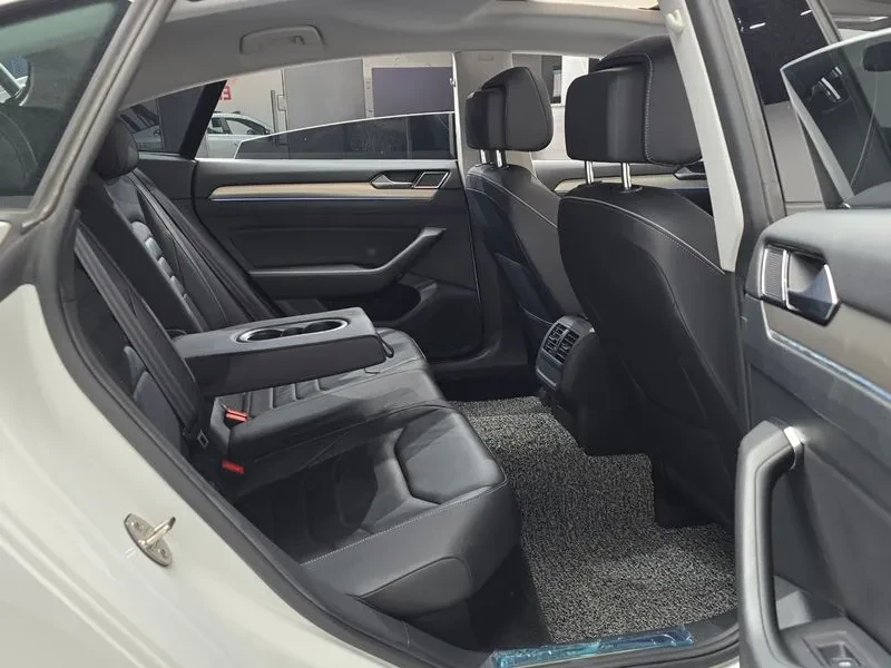 VW Arteon 2.0 Tdi Premium, снимка 11 - Автомобили и джипове - 56000290