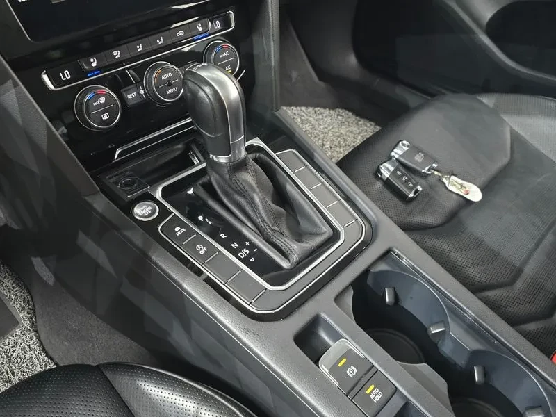 VW Arteon 2.0 Tdi Premium, снимка 9 - Автомобили и джипове - 56000290