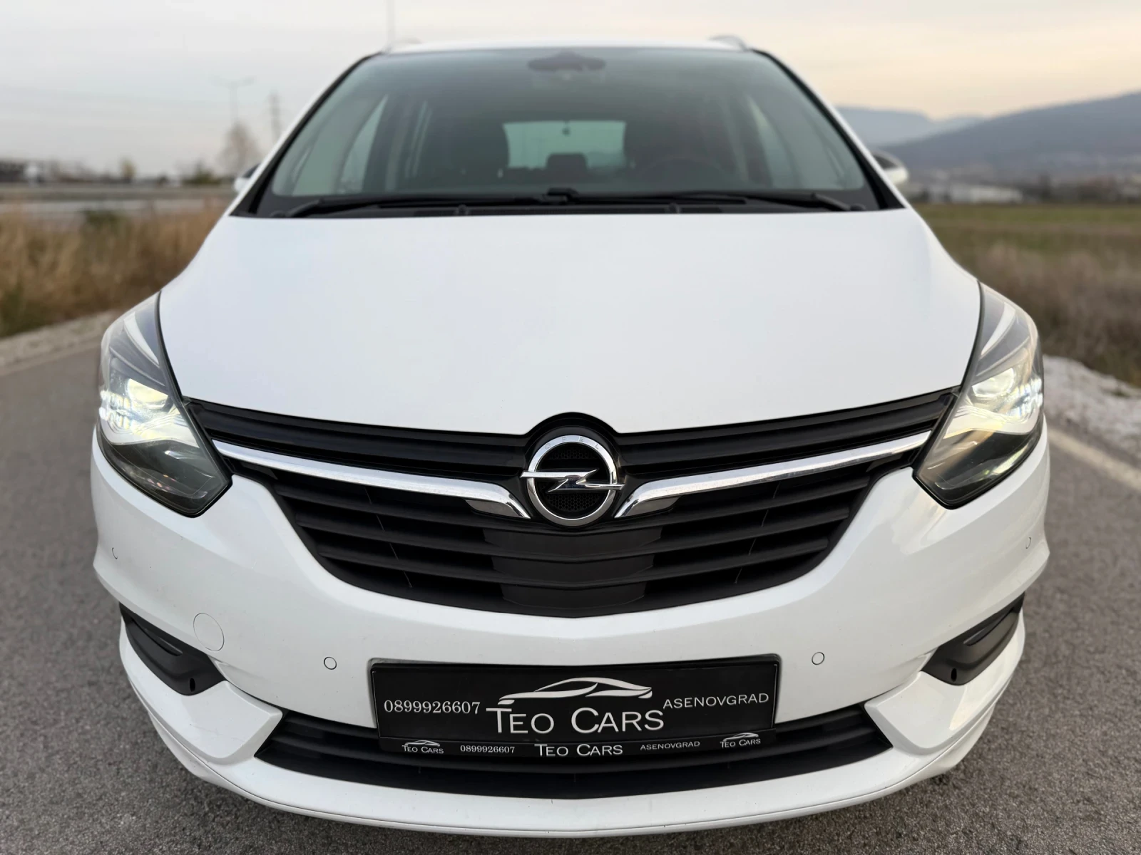 Opel Zafira Tourer 2.0CDTi / OPC LINE / 6+ 1 / NAVI / DISTRONI - изображение 2