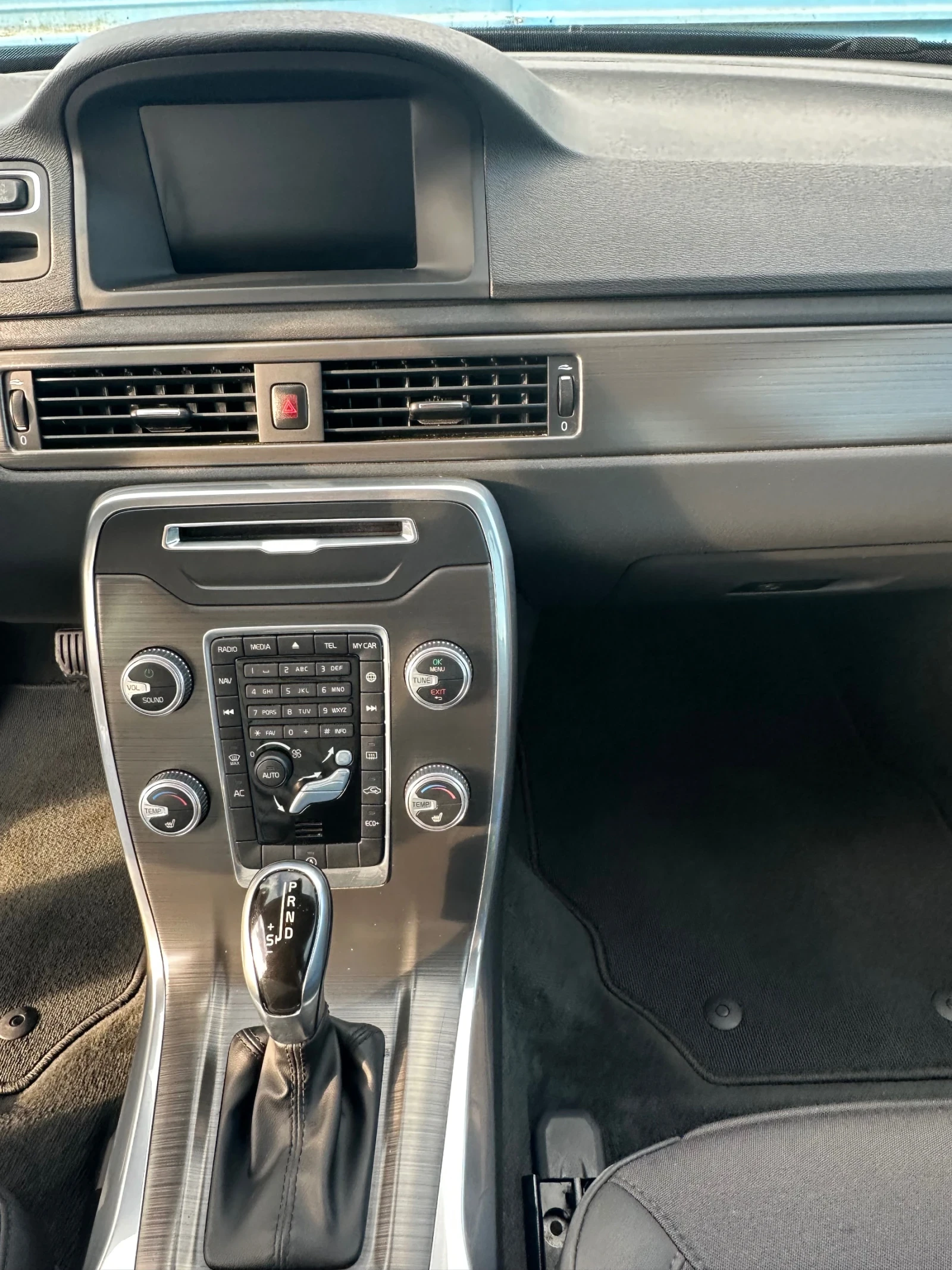 Volvo Xc70 Т5, снимка 6 - Автомобили и джипове - 53817462