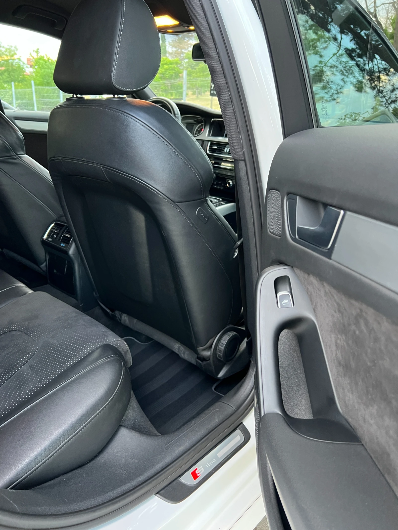 Audi A4 2.0 TDI, снимка 11 - Автомобили и джипове - 54034415