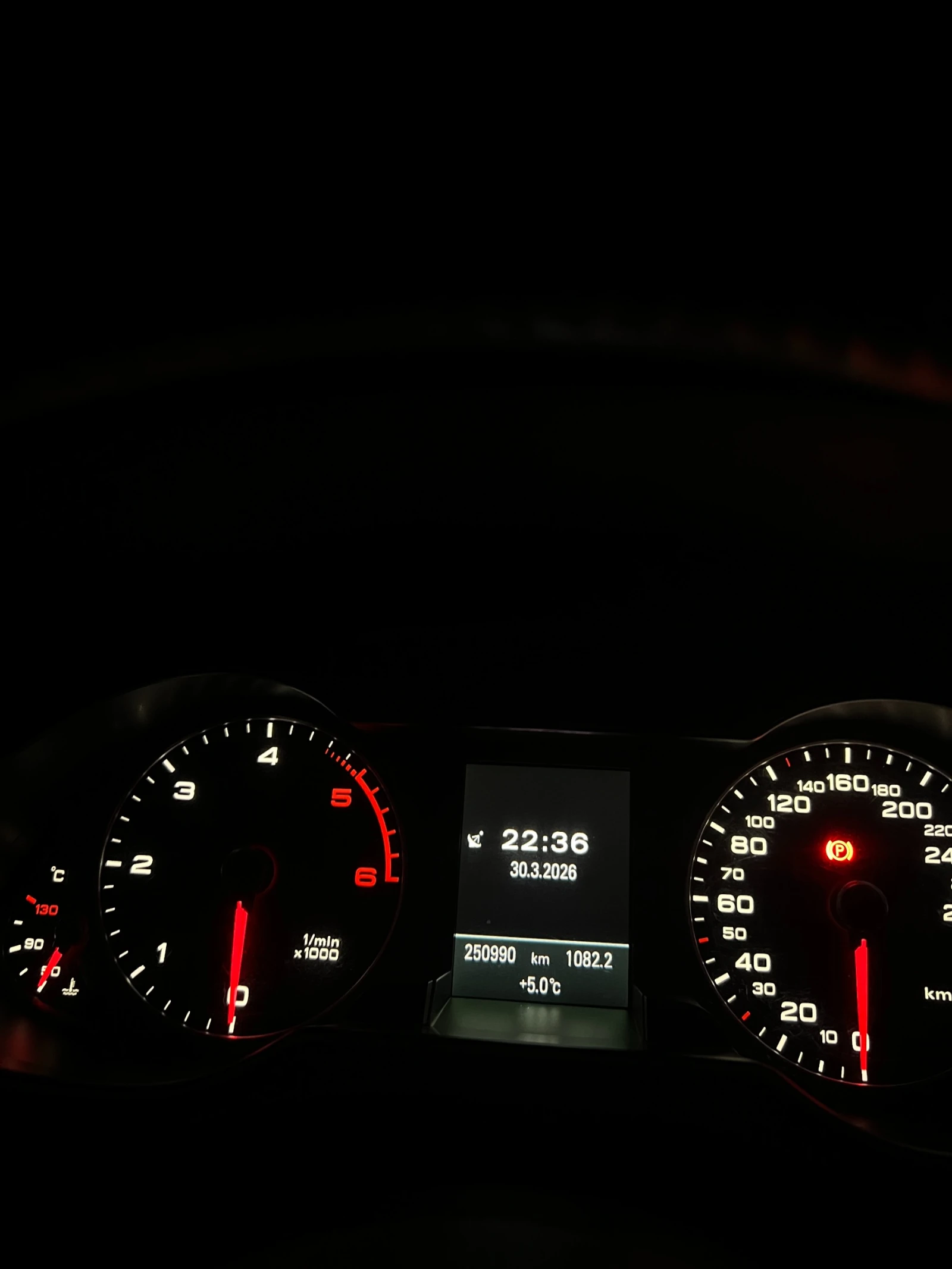 Audi A4 2.0 TDI, снимка 17 - Автомобили и джипове - 54034415