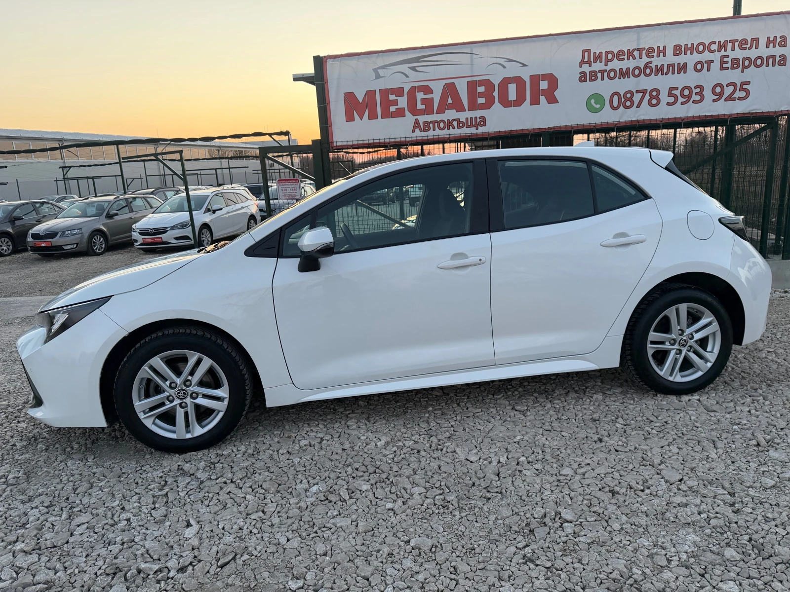 Toyota Corolla 1.2Ti 16v/116p.s-Facelift/Navi-Digital-41560km!!! | Mobile.bg � ����������� 5