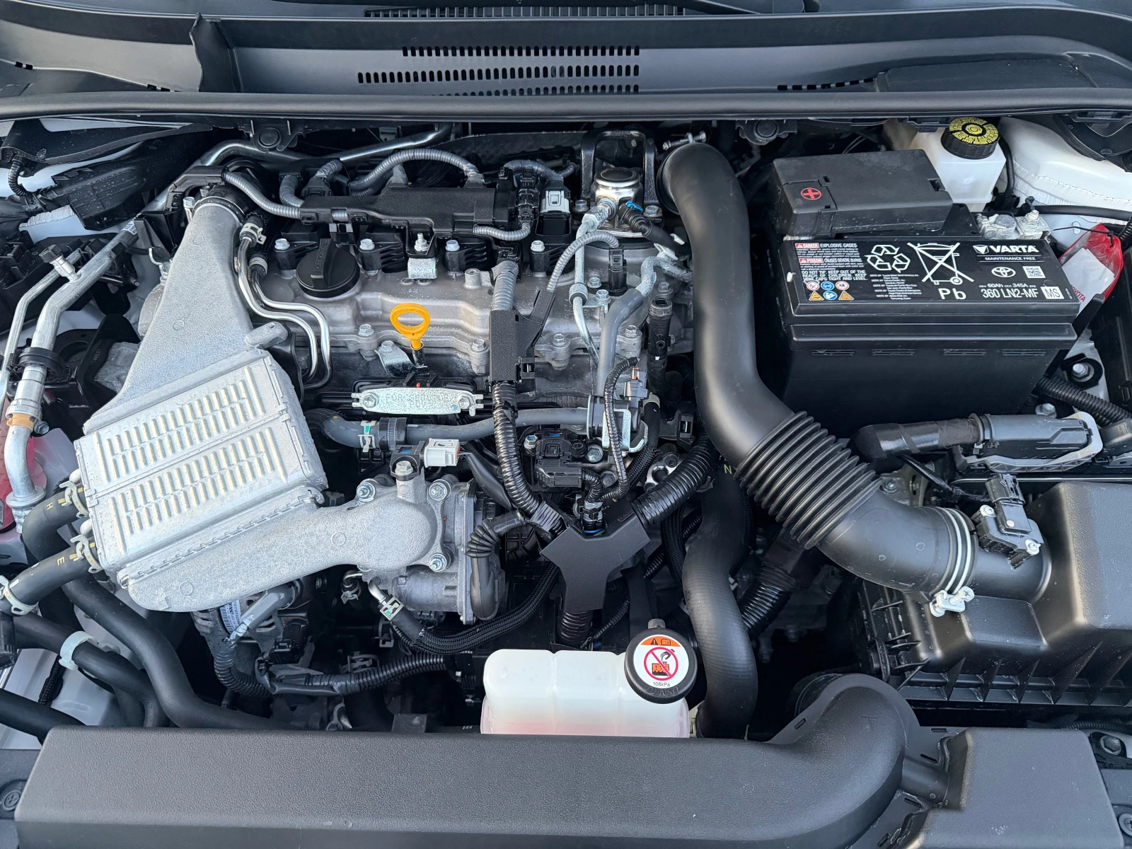 Toyota Corolla 1.2Ti 16v/116p.s-Facelift/Navi-Digital-41560km!!! | Mobile.bg � ����������� 16