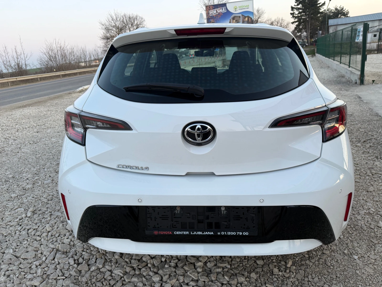 Toyota Corolla 1.2Ti 16v/116p.s-Facelift/Navi-Digital-41560km!!! | Mobile.bg � ����������� 4