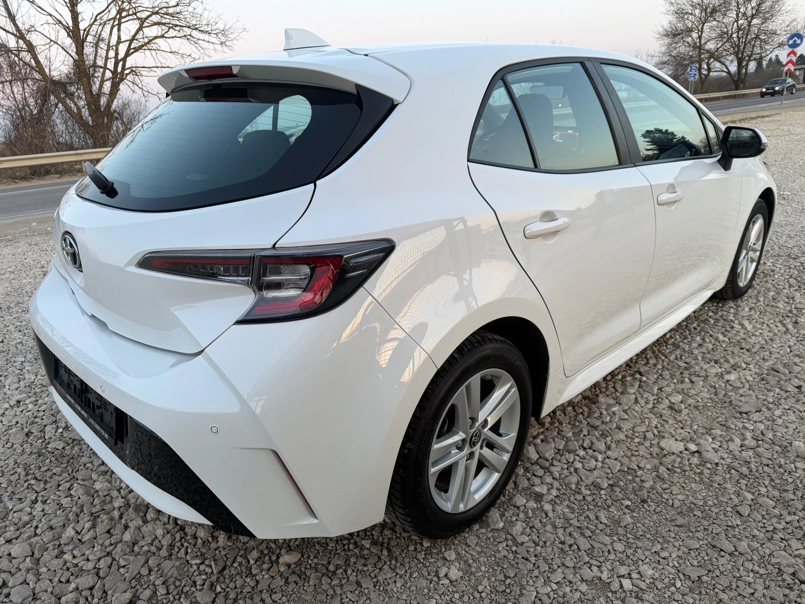 Toyota Corolla 1.2Ti 16v/116p.s-Facelift/Navi-Digital-41560km!!! | Mobile.bg � ����������� 7