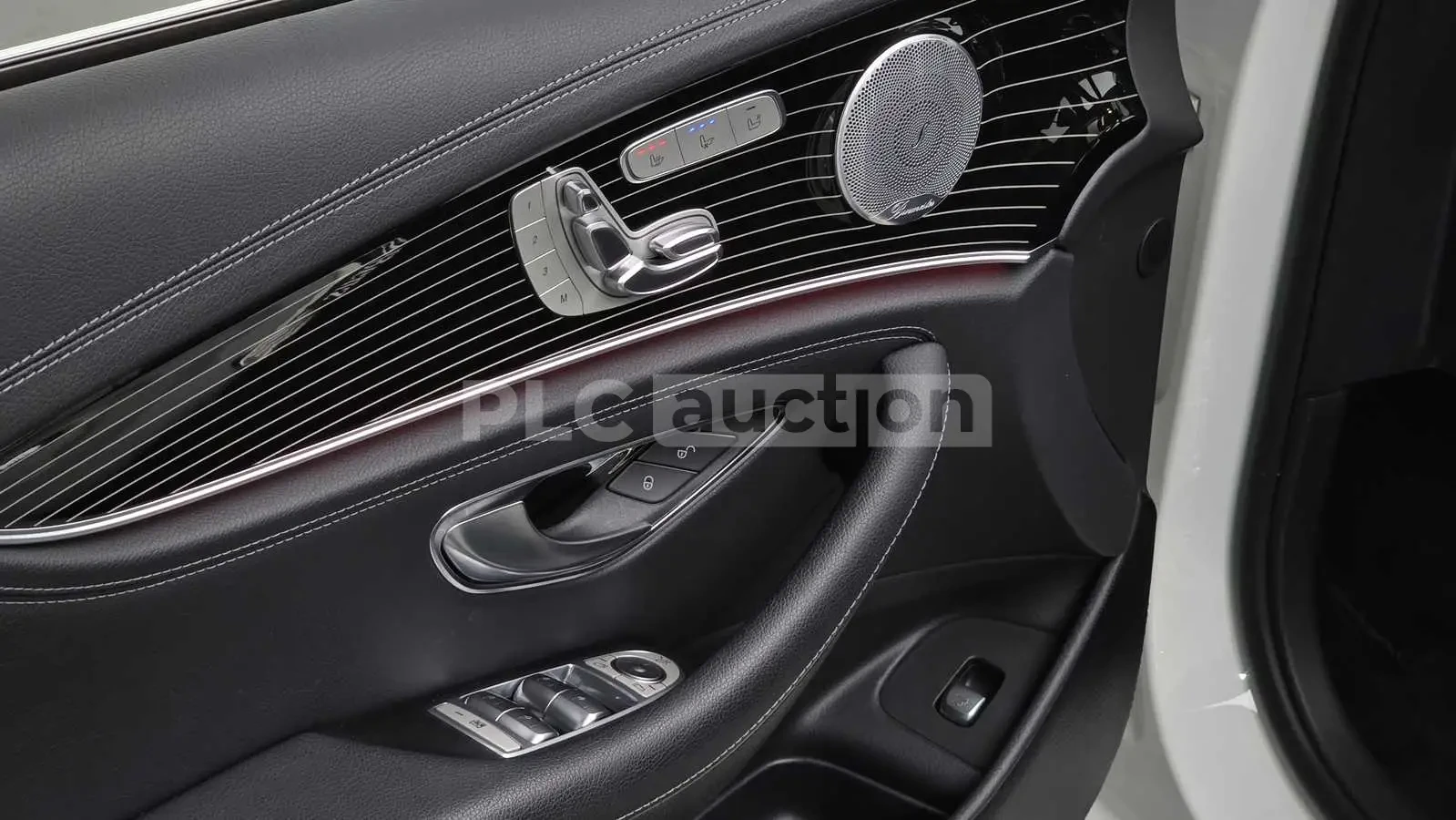 Mercedes-Benz E 450 Адаптивно окачване (ECS)* Адаптивен круиз контрол, снимка 17 - Автомобили и джипове - 54056633