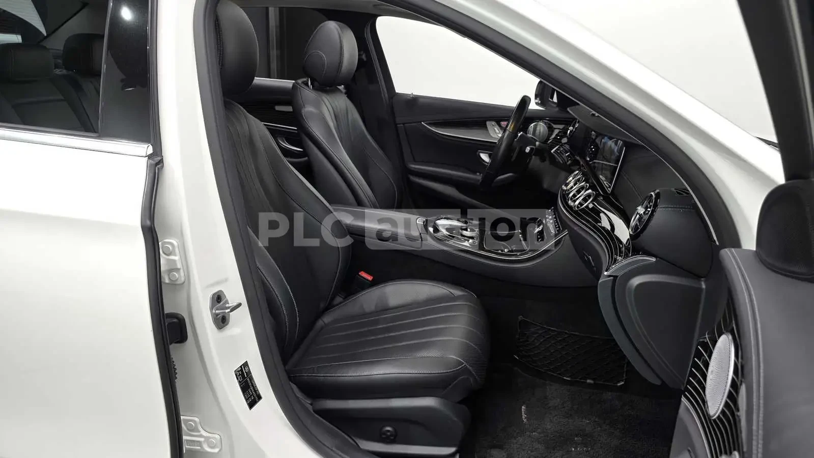 Mercedes-Benz E 450 Адаптивно окачване (ECS)* Адаптивен круиз контрол, снимка 10 - Автомобили и джипове - 54056633