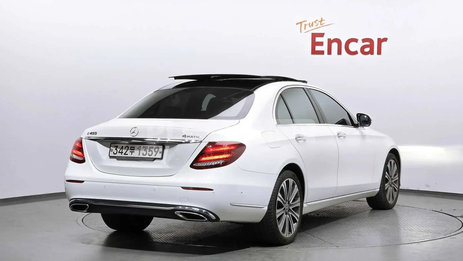Mercedes-Benz E 450 Адаптивно окачване (ECS)* Адаптивен круиз контрол, снимка 2 - Автомобили и джипове - 54056633
