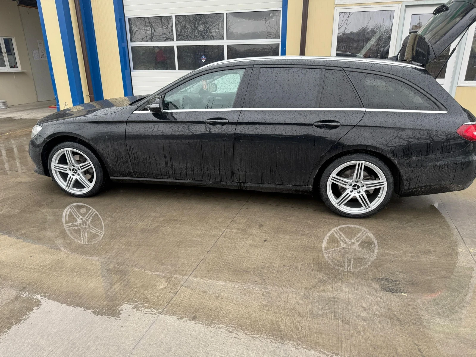 Mercedes-Benz E 200, снимка 8 - Автомобили и джипове - 54072293