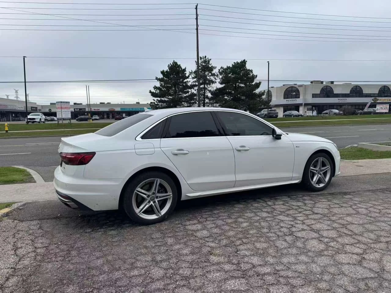 Audi A4 Progressiv/ШИБИДАХ/DIGITAL/ДИСТРОНИК, снимка 4 - Автомобили и джипове - 54378082