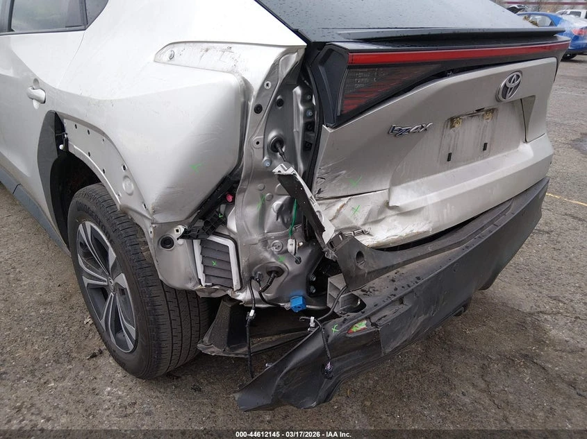 Toyota bZ4X Xle, снимка 6 - Автомобили и джипове - 54379028