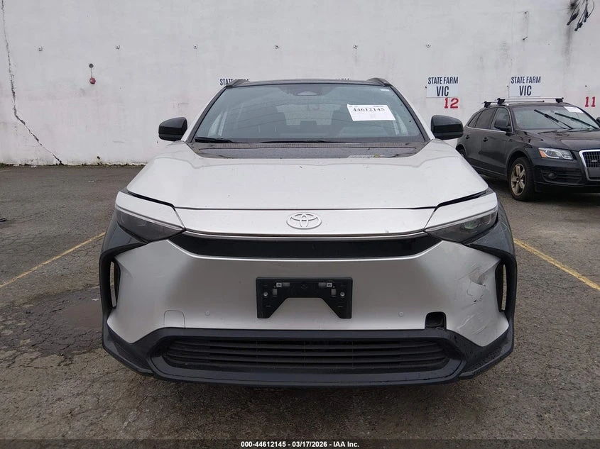 Toyota bZ4X Xle, снимка 13 - Автомобили и джипове - 54379028