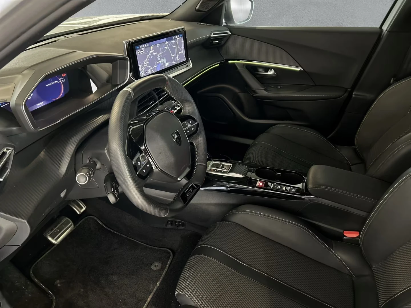 Peugeot 2008 GT/136HP/FACE/FULL-LED/360/NAVI/207h, снимка 7 - Автомобили и джипове - 54413612