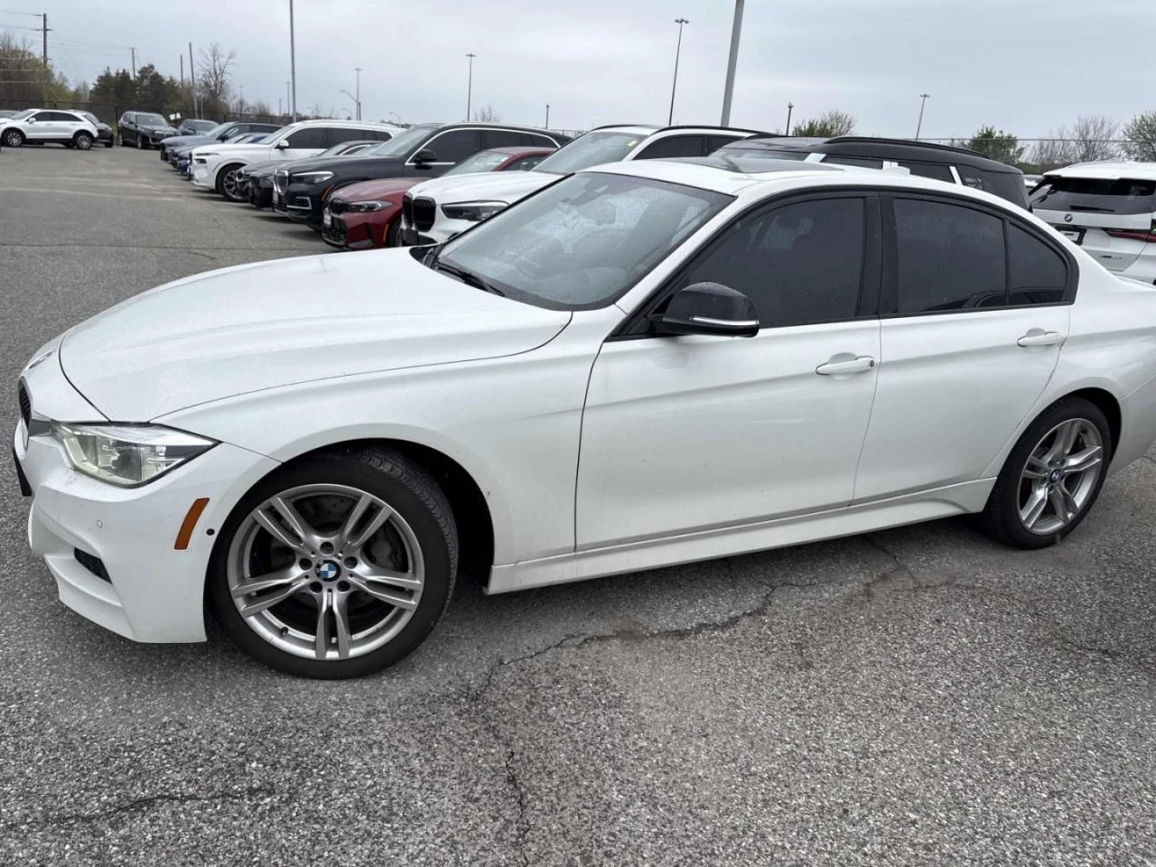 BMW 330  M Package | Камера | Шибедах | Digital | Подгрев , снимка 3 - Автомобили и джипове - 54453823