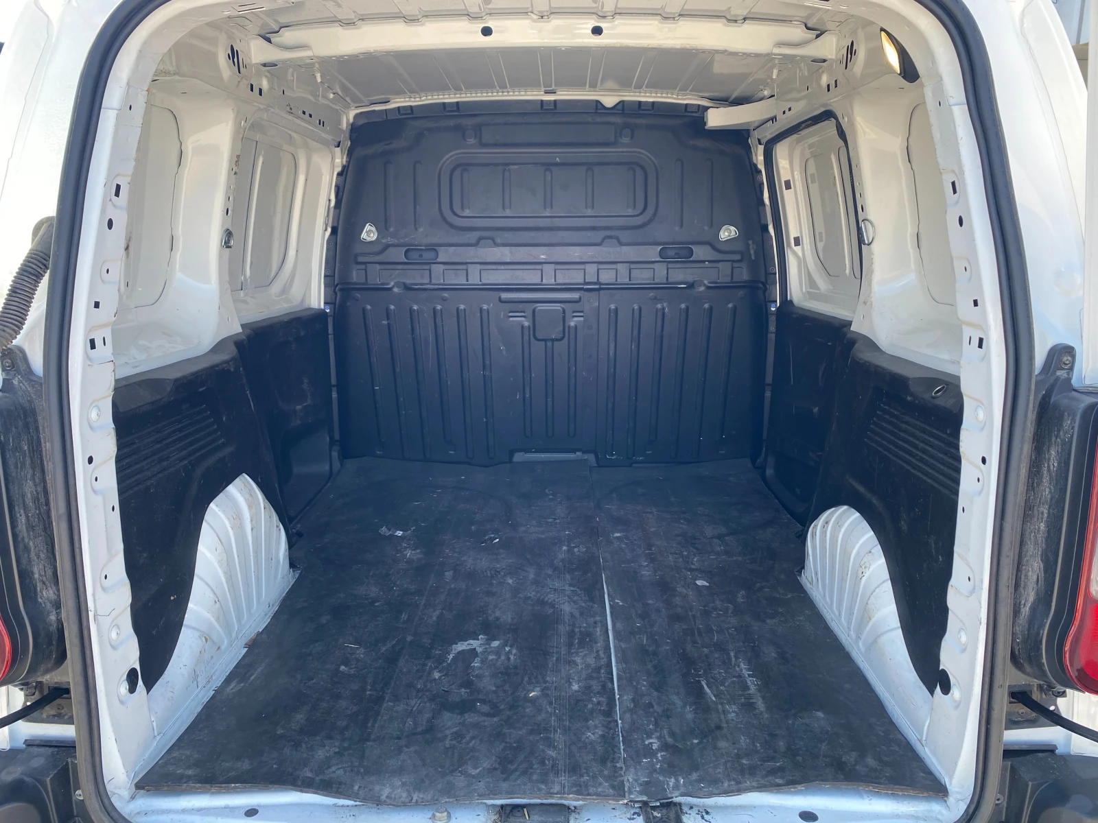Toyota Proace City 1.5D, L1, 5MT, снимка 11 - Автомобили и джипове - 54594707