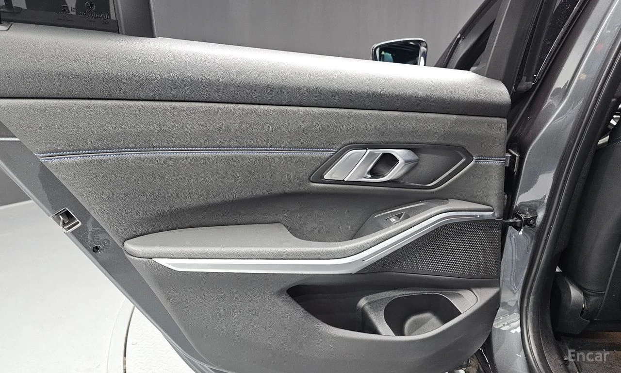 BMW 320 �������� * ���� * KEYLESS * ���������� * HEAD-UP | Mobile.bg � ����������� 15