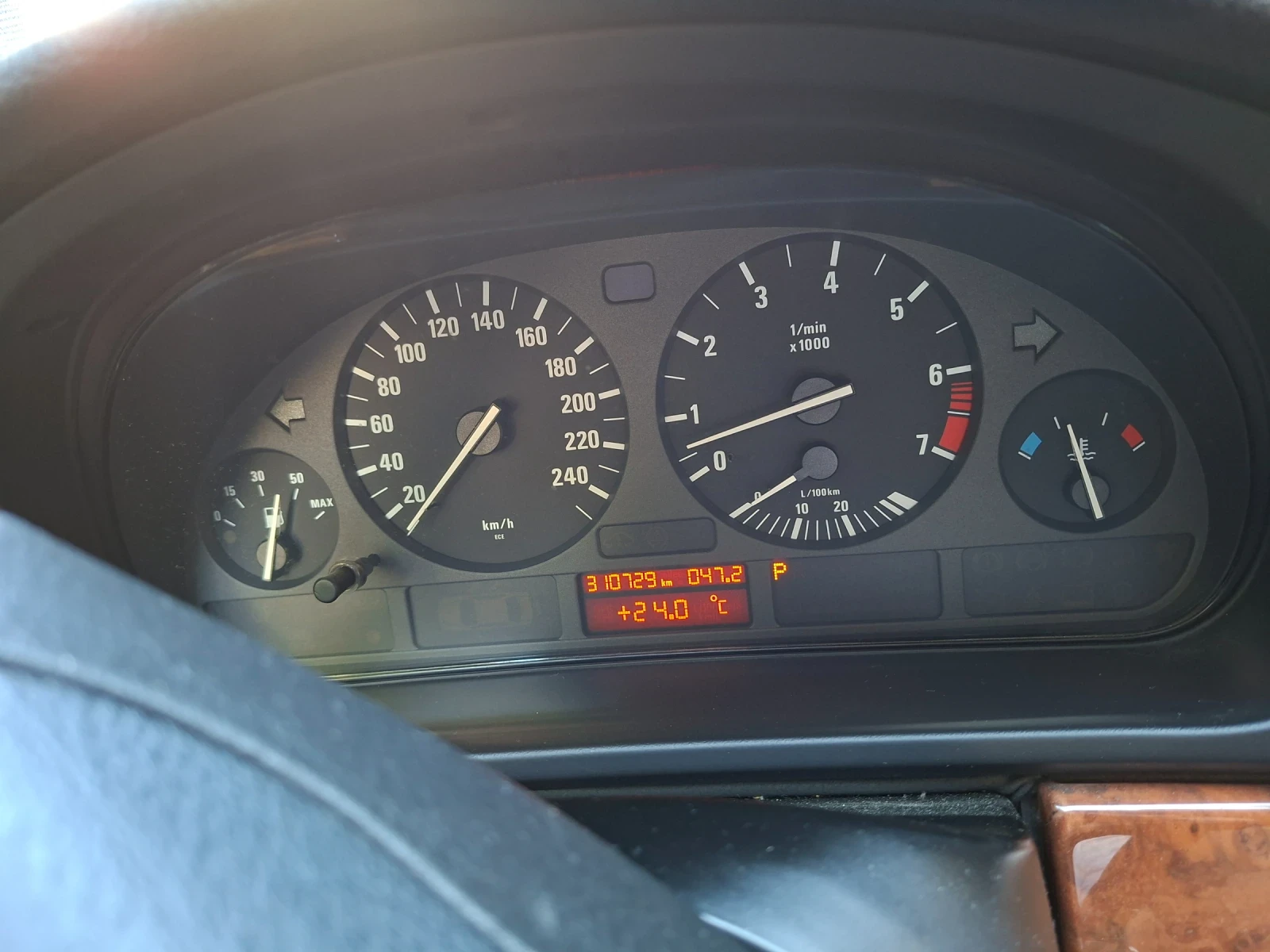 BMW 523, снимка 11 - Автомобили и джипове - 55077524