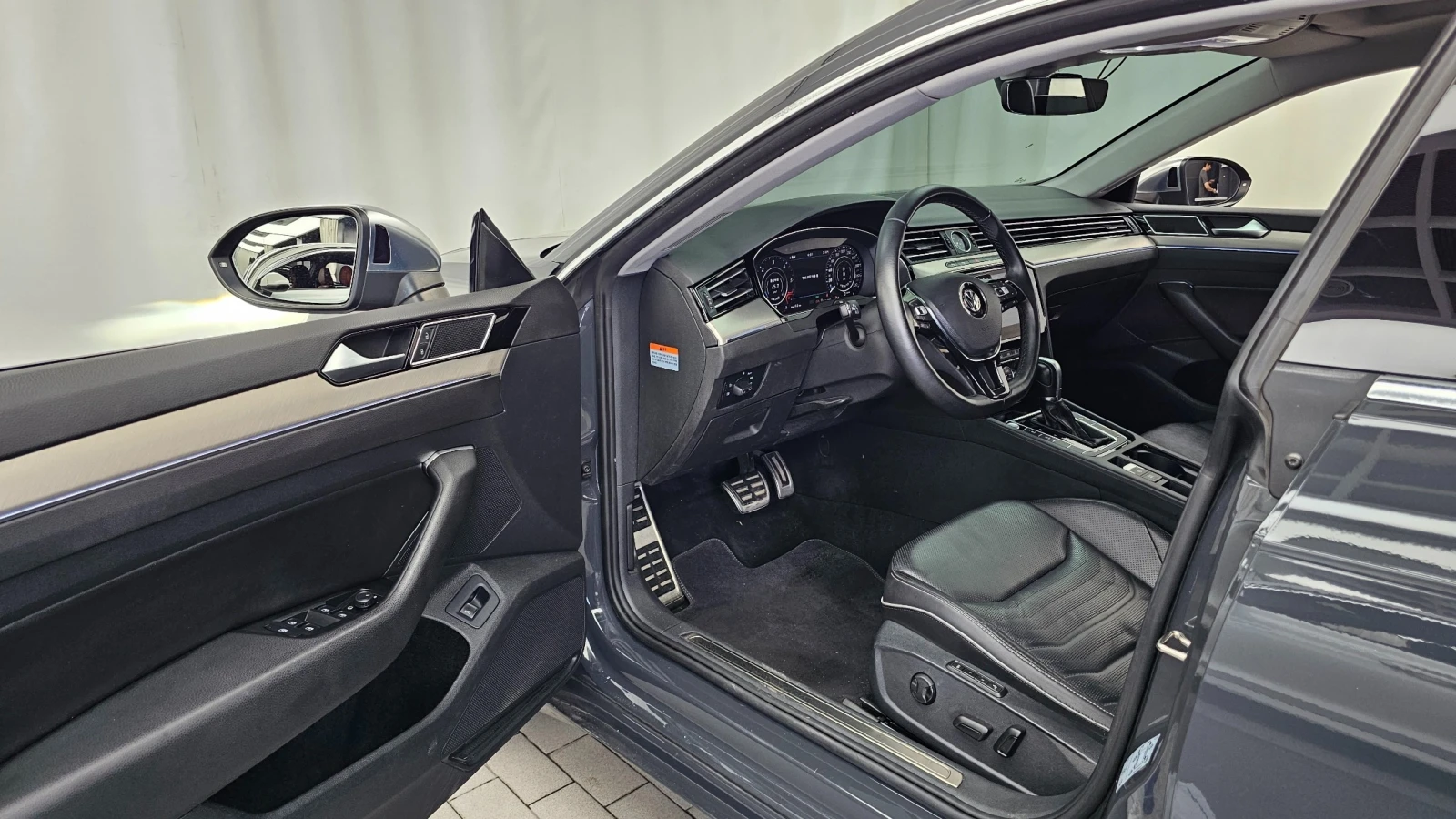 VW Arteon 2.0 TDI Premium | Адаптивен круиз | Обдухване| Мас, снимка 10 - Автомобили и джипове - 55663166