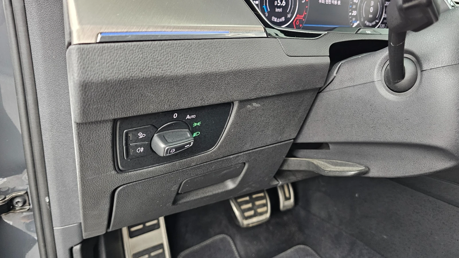 VW Arteon 2.0 TDI Premium | Адаптивен круиз | Обдухване| Мас, снимка 16 - Автомобили и джипове - 55663166
