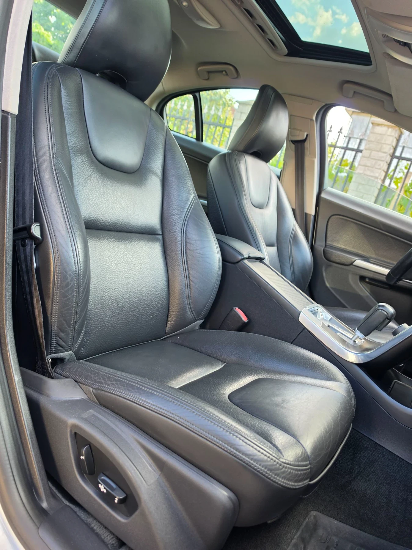 Volvo S60, снимка 14 - Автомобили и джипове - 55954202