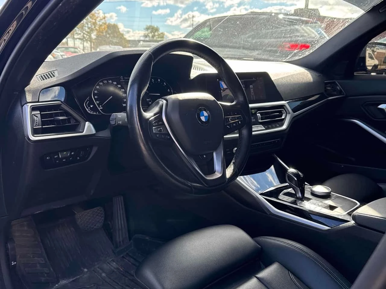 BMW 330 i xDrive | CARFAX | АВТОФИНАНСИРАНЕ, снимка 7 - Автомобили и джипове - 56742657