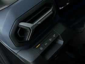Dacia Duster 1.2 БЕНЗИН MILD HYBRID 8, 000 KM | 2025, снимка 12