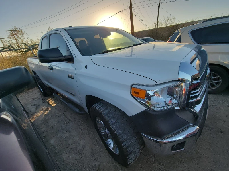 Toyota Tundra 2017* 5.7 Hemi* SR5* камера* перфектен за газ, снимка 3 - Автомобили и джипове - 48512641