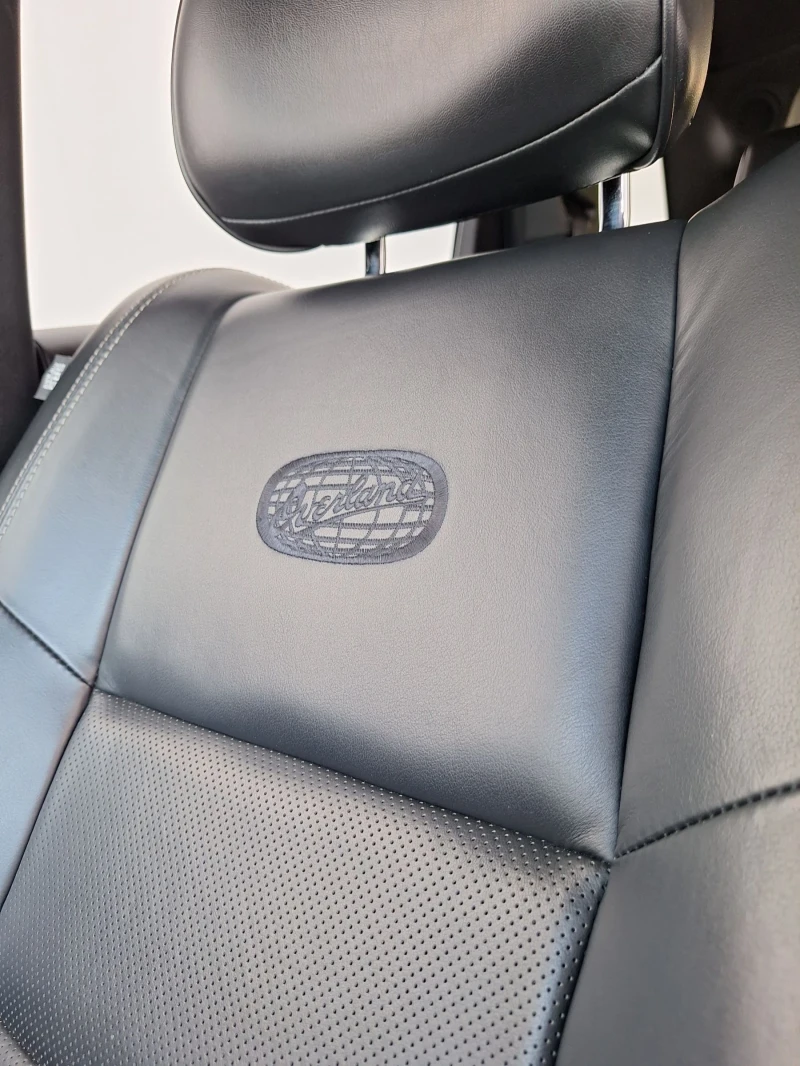 Jeep Grand cherokee * OVERLAND* ВСИЧКИ ЕКСРИ* СЕРВИЗНИ  ДОКУМЕНТИ     , снимка 10 - Автомобили и джипове - 51290999