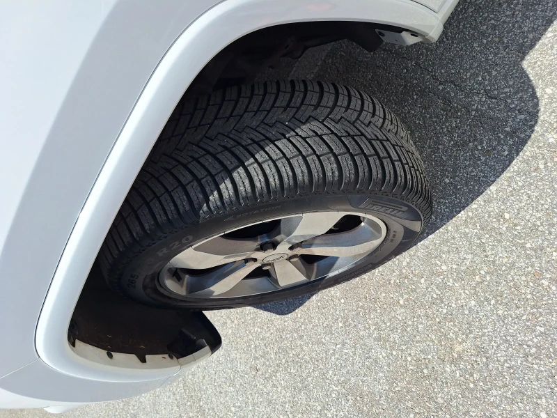 Jeep Grand cherokee * OVERLAND* ВСИЧКИ ЕКСРИ* СЕРВИЗНИ  ДОКУМЕНТИ     , снимка 17 - Автомобили и джипове - 51290999