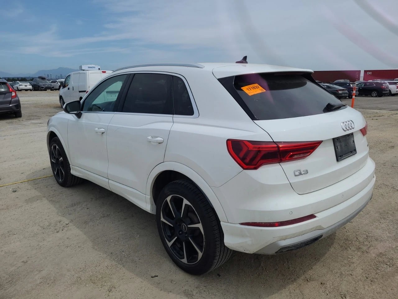 Audi Q3 * CARFAX * АВТО КРЕДИТ * ЦЕНА ДО БГ! - изображение 4