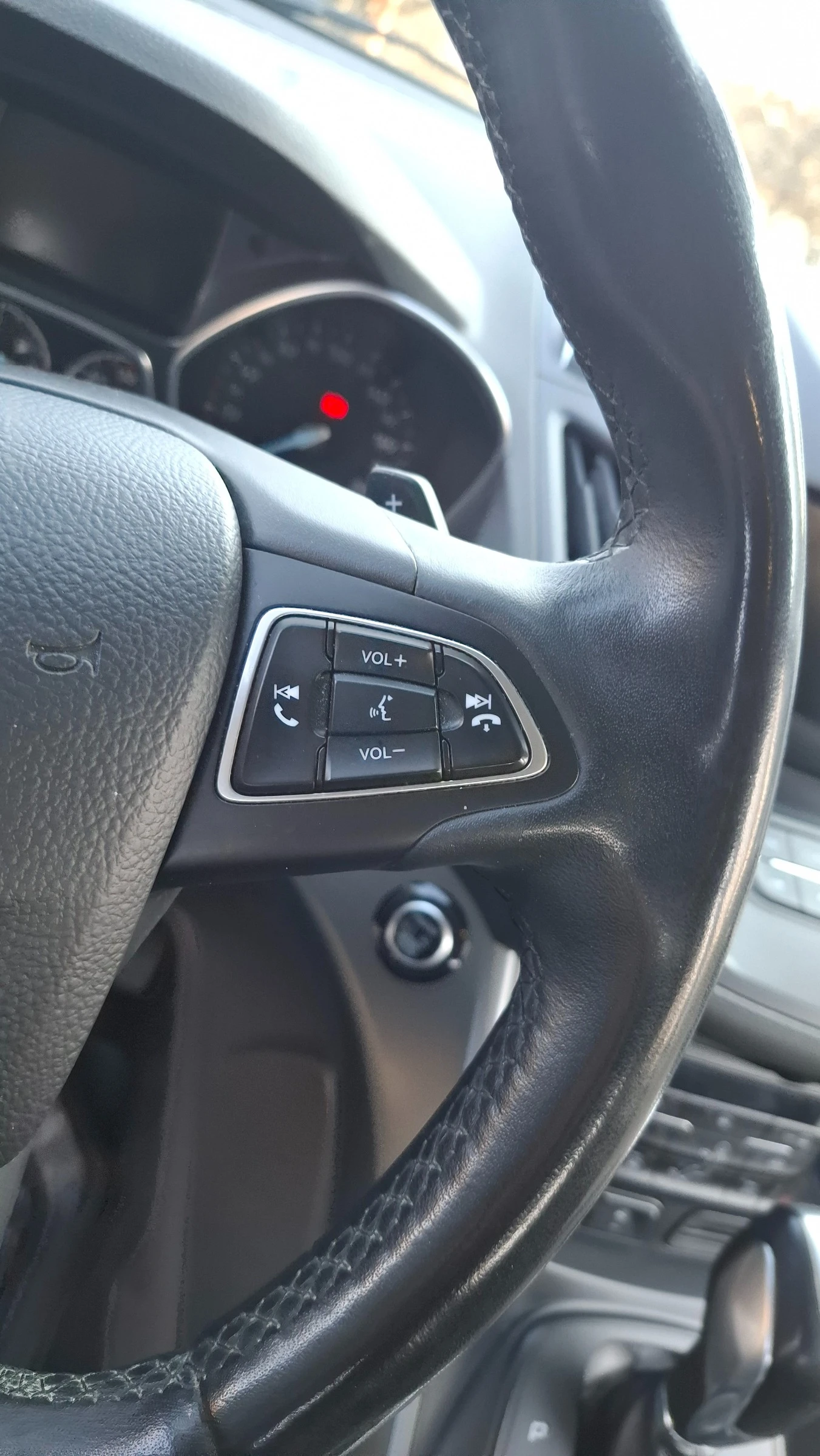 Ford Kuga 2.0 TDCi 150 PS 4x4, снимка 17 - Автомобили и джипове - 53998237