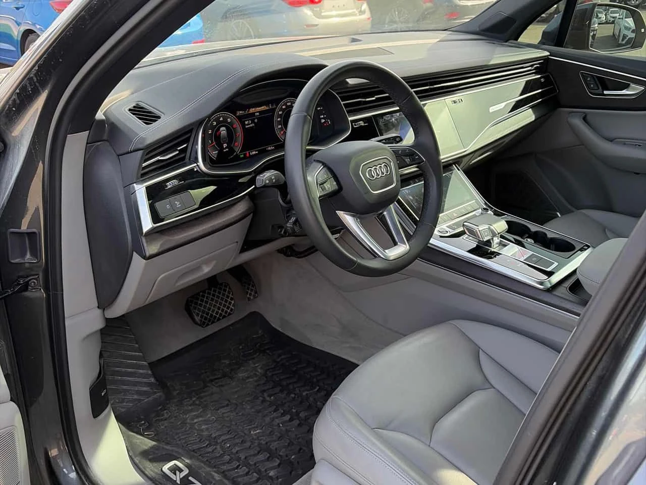 Audi Q7 Komfort  CARFAX, снимка 5 - Автомобили и джипове - 54341185