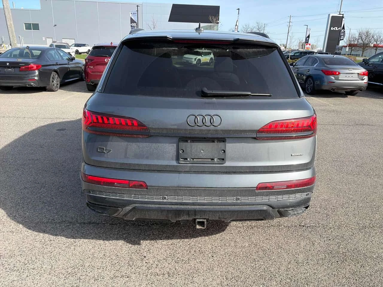 Audi Q7 Komfort  CARFAX, снимка 4 - Автомобили и джипове - 54341185