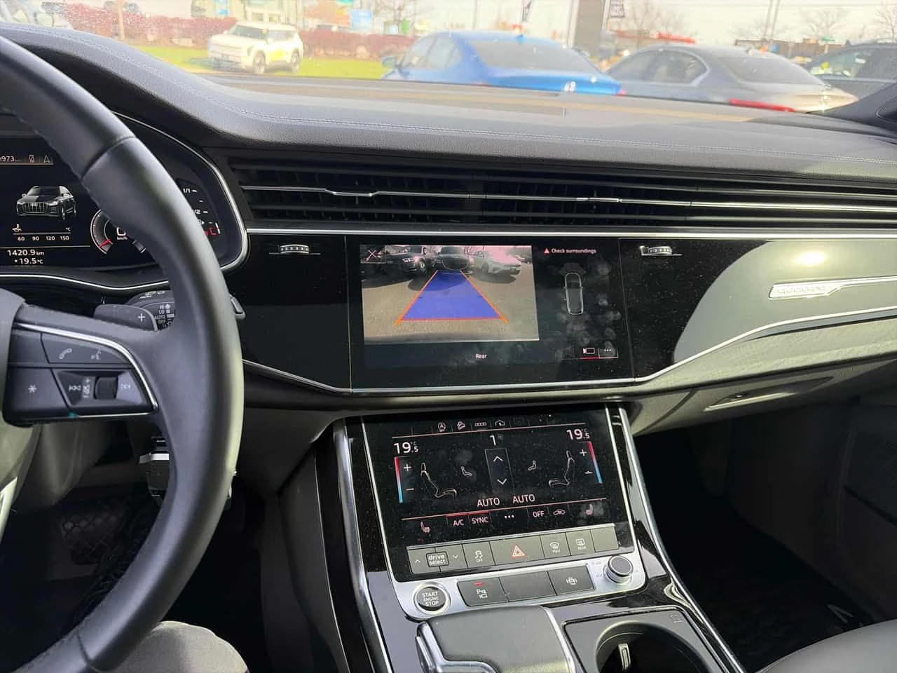 Audi Q7 Komfort  CARFAX, снимка 9 - Автомобили и джипове - 54341185