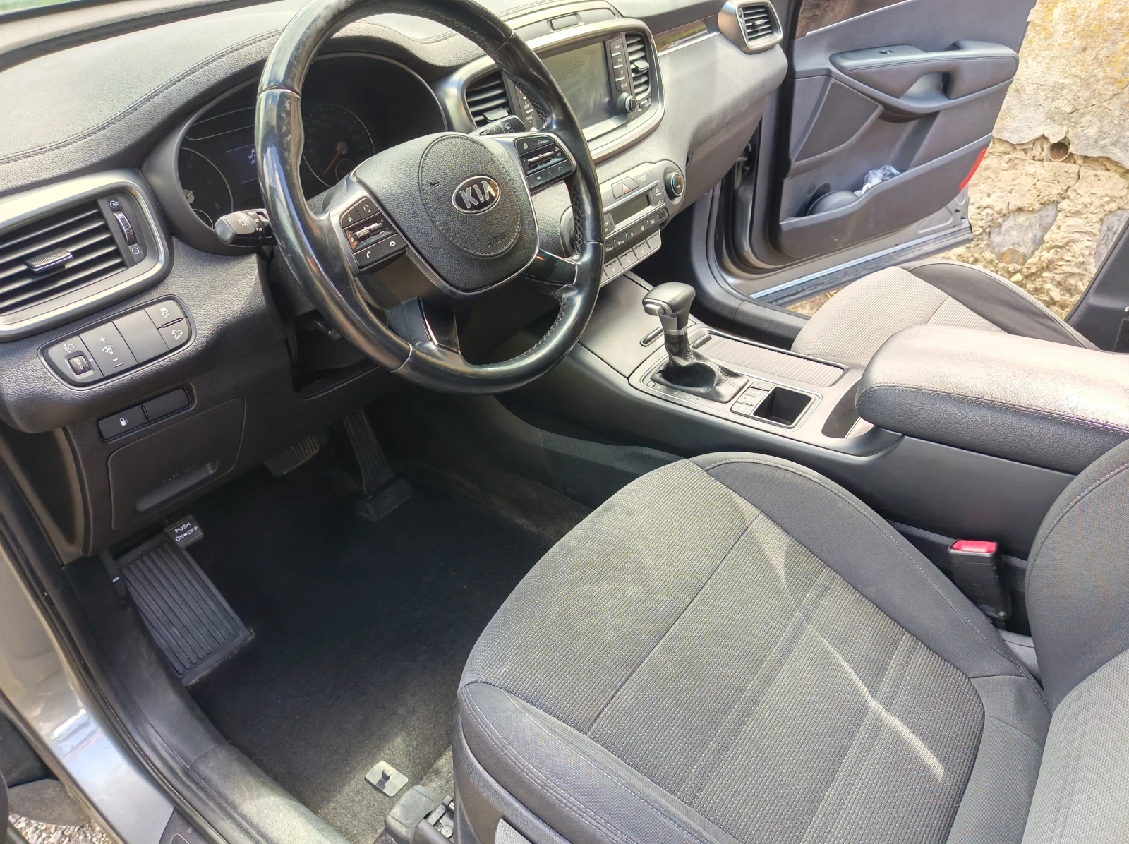 Kia Sorento UM  2.2 200кс. 7 места, снимка 15 - Автомобили и джипове - 54829130