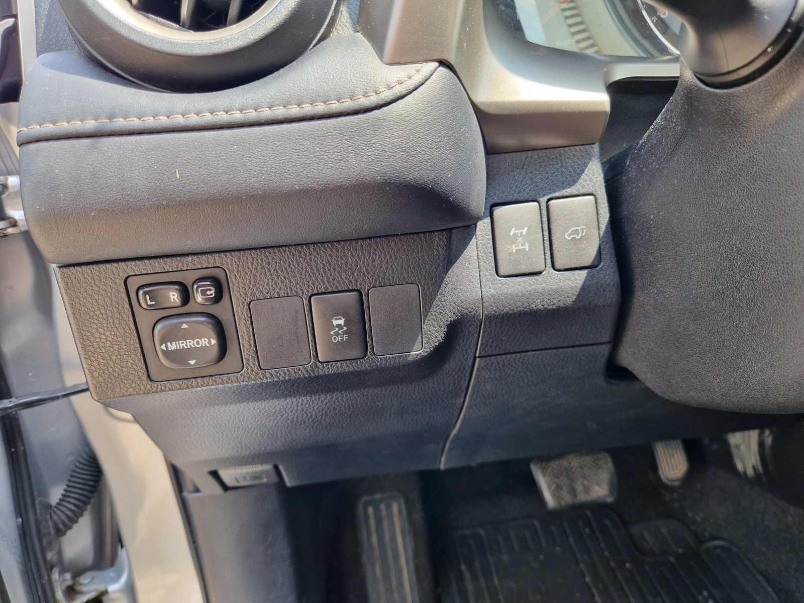 Toyota Rav4 4x4  D4D Камера Подгрев, снимка 11 - Автомобили и джипове - 55124377