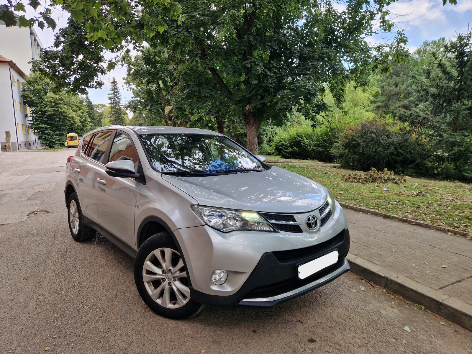 Toyota Rav4 4x4  D4D Камера Подгрев, снимка 3 - Автомобили и джипове - 55124377
