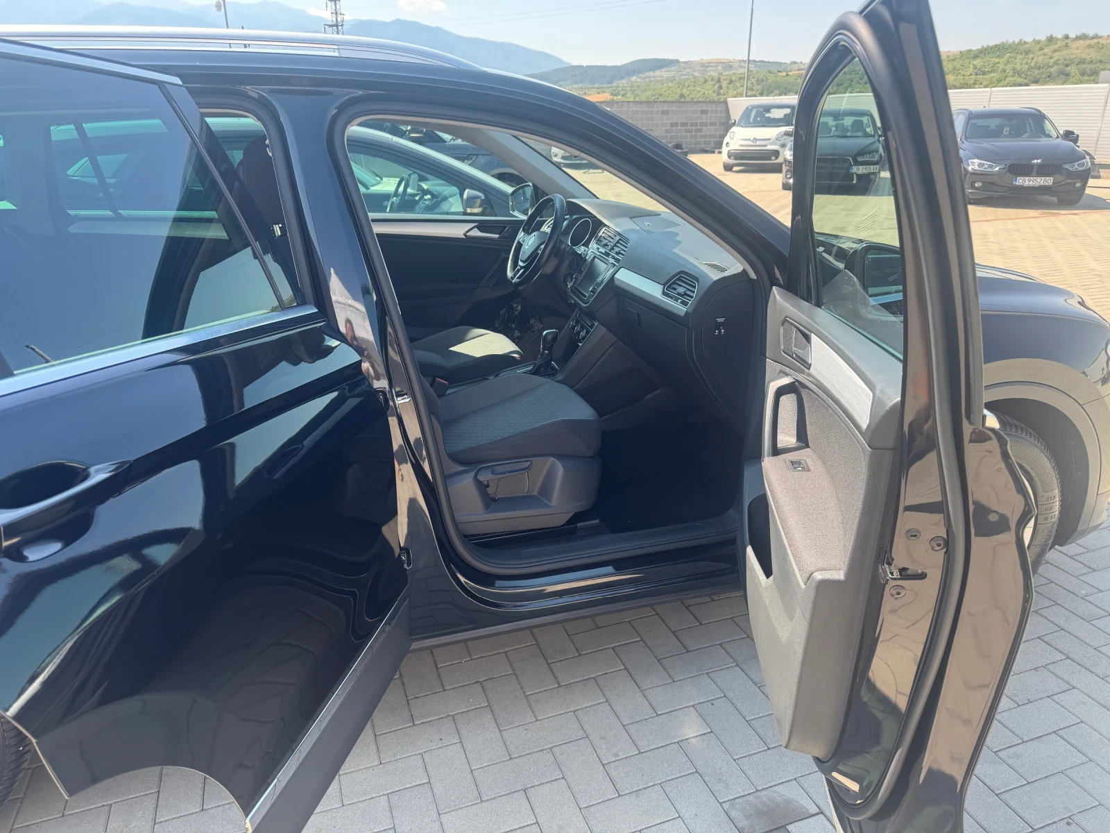 VW Tiguan, снимка 2 - Автомобили и джипове - 55198311