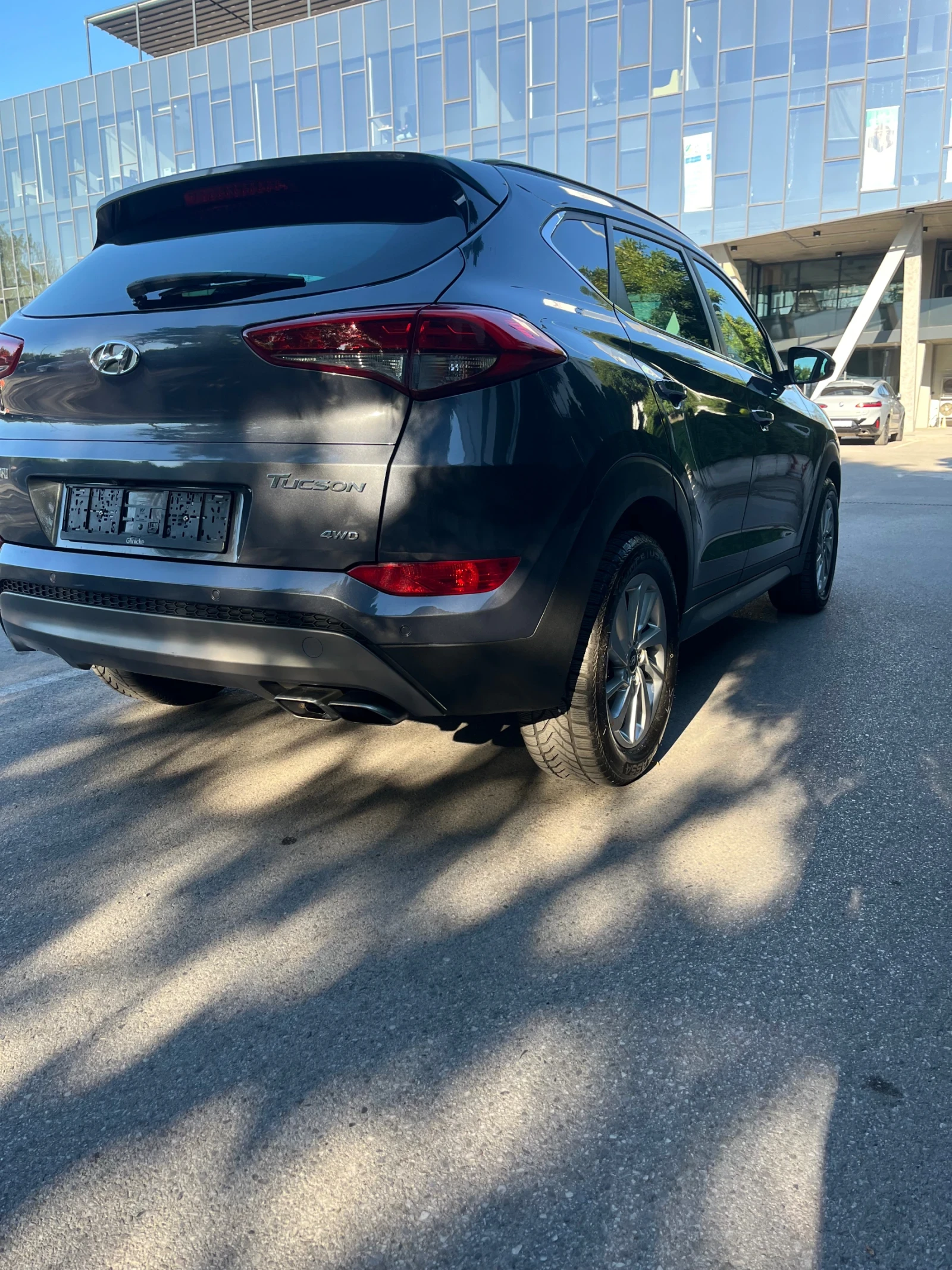 Hyundai Tucson 2.0 CRDI 136 kc 4x4, снимка 6 - Автомобили и джипове - 55693958