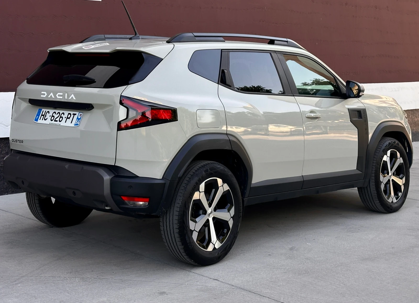 Dacia Duster 1.2 БЕНЗИН MILD HYBRID 8, 000 KM | 2025, снимка 4 - Автомобили и джипове - 55931304