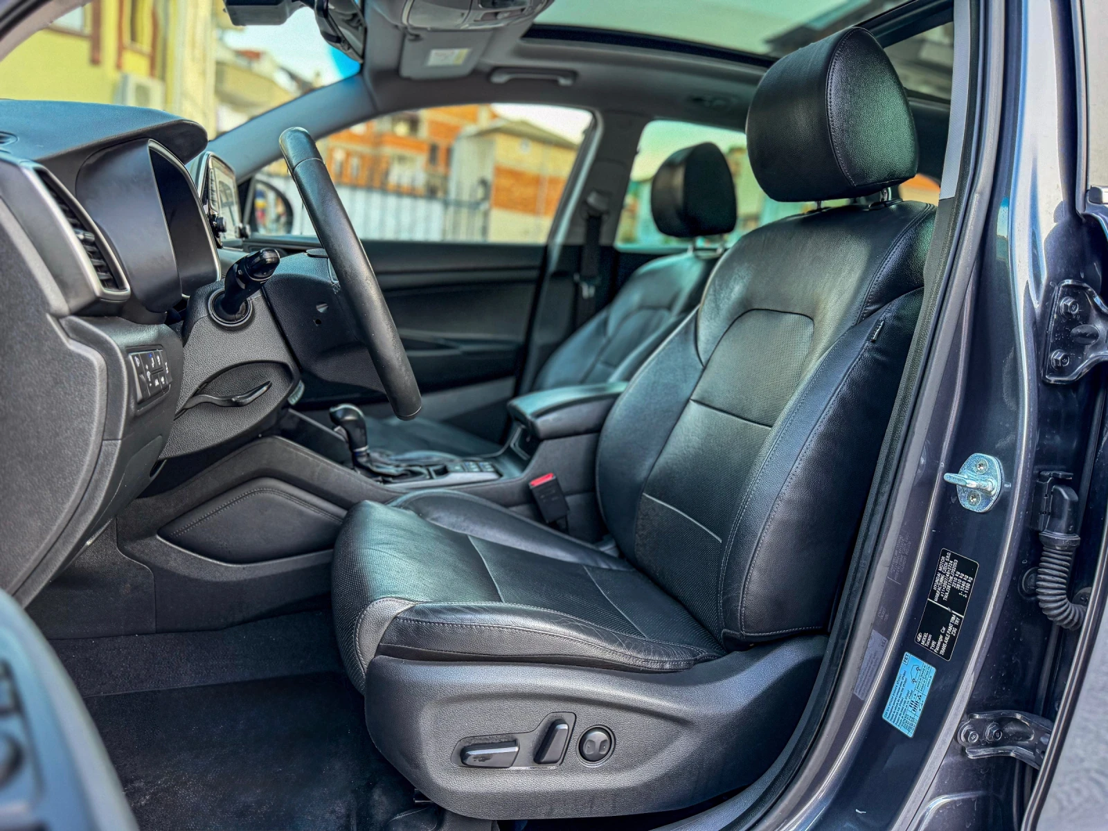 Hyundai Tucson 1.6CRDI* EXELLENCE* 4WD* 360CAMERA* FULL* TOP , снимка 9 - Автомобили и джипове - 56144600